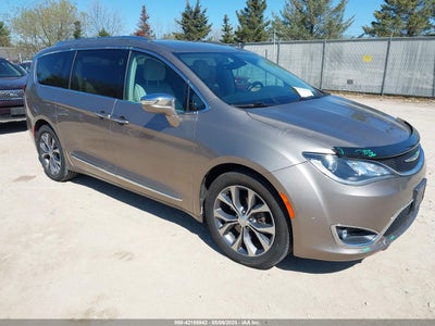 CHRYSLER PACIFICA 2017