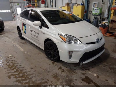 TOYOTA PRIUS 2014