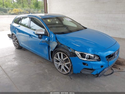 VOLVO V60 2015