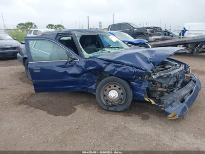 FORD CROWN VICTORIA 2010