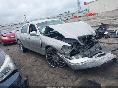 LINCOLN TOWN CAR 2006