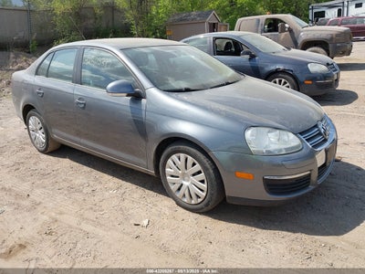 VOLKSWAGEN JETTA 2010