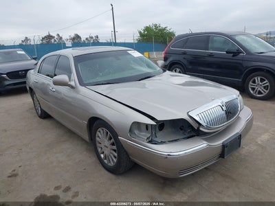 LINCOLN TOWN CAR 2003