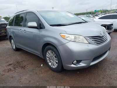 TOYOTA SIENNA 2017