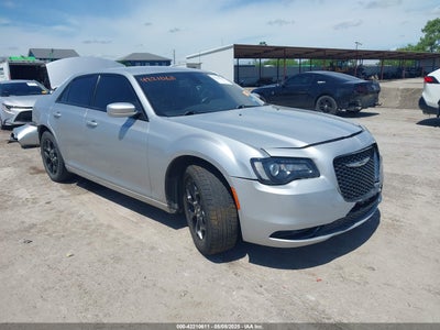 CHRYSLER 300 2020
