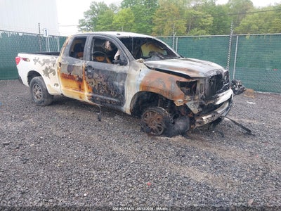 TOYOTA TUNDRA 2010