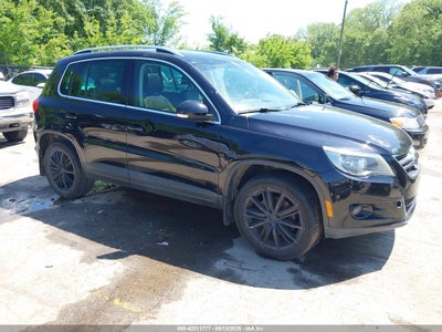 VOLKSWAGEN TIGUAN 2011