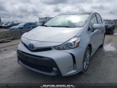 TOYOTA PRIUS V 2017