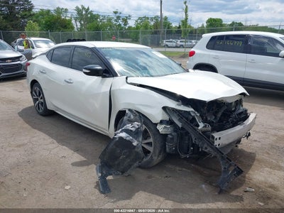NISSAN MAXIMA 2016