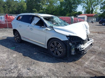 VOLVO XC60 2017