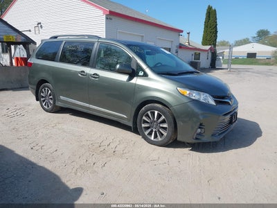 TOYOTA SIENNA 2019