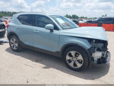 VOLVO XC40 2019