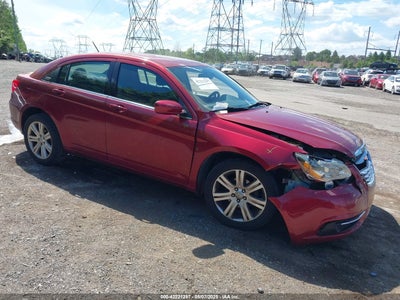 CHRYSLER 200 2013