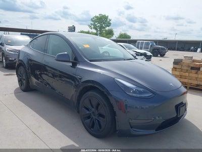 TESLA MODEL Y 2025