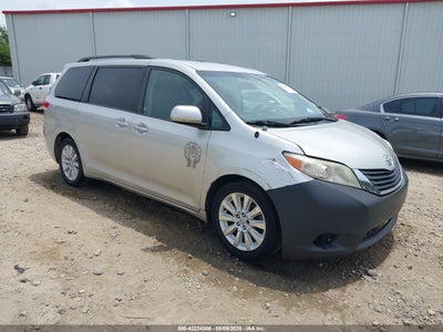 TOYOTA SIENNA 2014