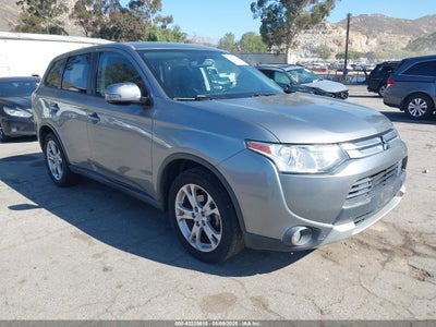 MITSUBISHI OUTLANDER 2015