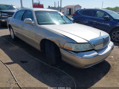 LINCOLN TOWN CAR 2003