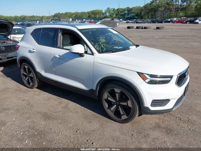 VOLVO XC40 2020