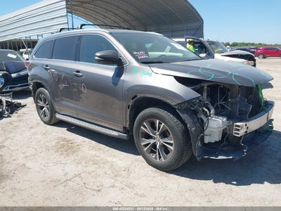 TOYOTA HIGHLANDER 2016