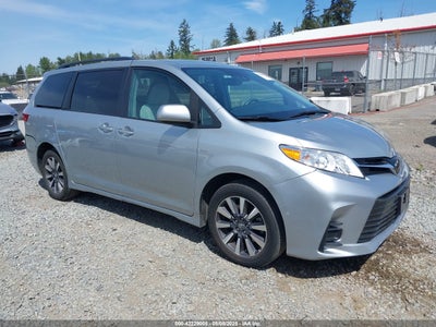 TOYOTA SIENNA 2019