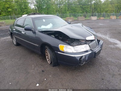 LINCOLN TOWN CAR 2000