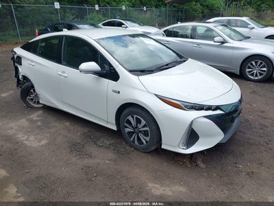 TOYOTA PRIUS PRIME 2017