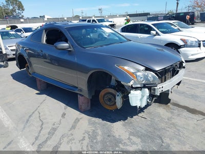 INFINITI G37 2011