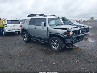 TOYOTA FJ CRUISER 2011