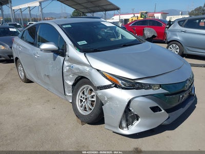 TOYOTA PRIUS PRIME 2017