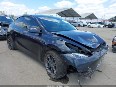 TESLA MODEL Y 2025