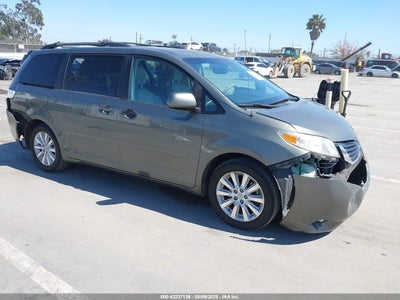 TOYOTA SIENNA 2012