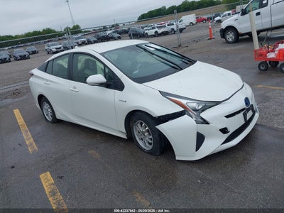 TOYOTA PRIUS 2017