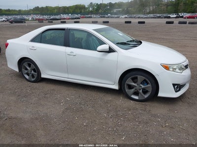TOYOTA CAMRY 2014