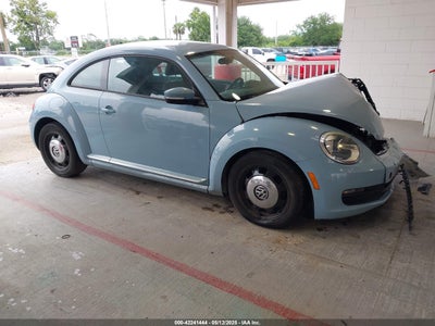 VOLKSWAGEN BEETLE 2014