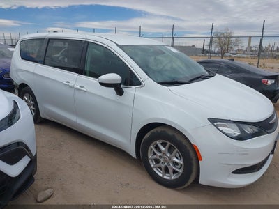 CHRYSLER VOYAGER 2023