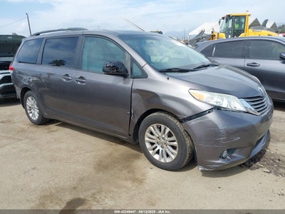 TOYOTA SIENNA 2013