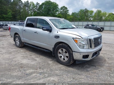 NISSAN TITAN 2017