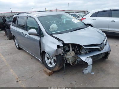 TOYOTA SIENNA 2018