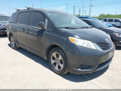 TOYOTA SIENNA 2015