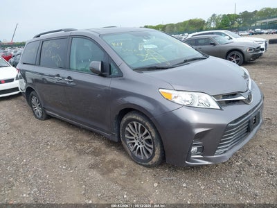 TOYOTA SIENNA 2019