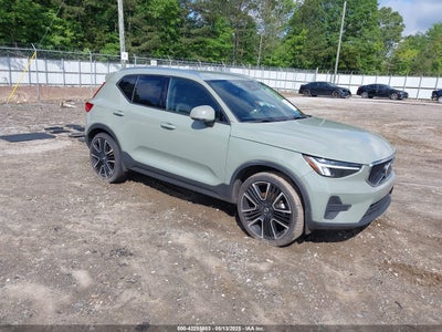 VOLVO XC40 2023