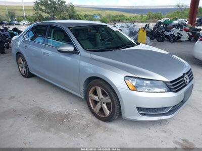 VOLKSWAGEN PASSAT 2012