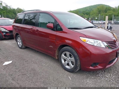 TOYOTA SIENNA 2017
