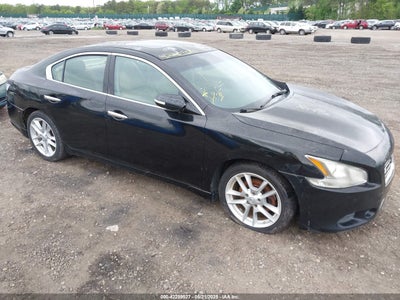 NISSAN MAXIMA 2010