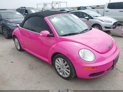 VOLKSWAGEN NEW BEETLE 2010