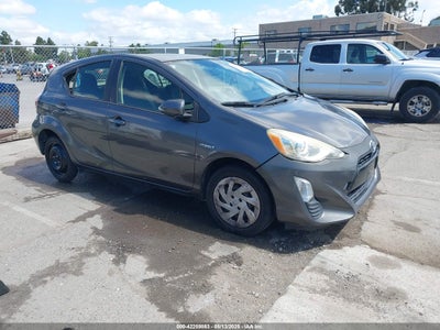 TOYOTA PRIUS C 2016