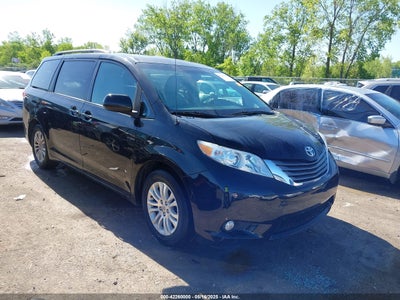 TOYOTA SIENNA 2013