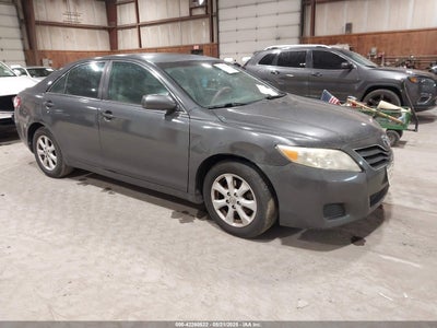 TOYOTA CAMRY 2011