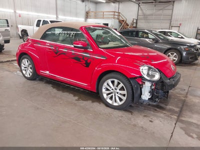 VOLKSWAGEN BEETLE 2013