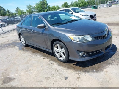 TOYOTA CAMRY 2014